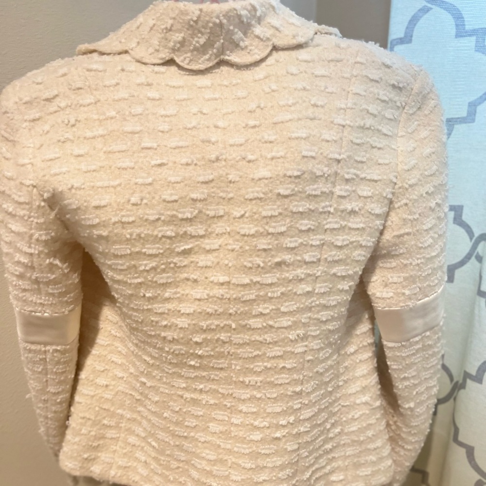 Chanel jacket - Picture 4 of 5